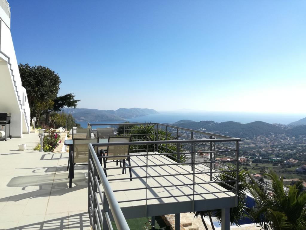 Infinity Blue Suite Saronida Exterior photo